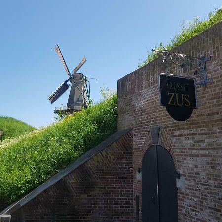 Appartement Kazemat Zus à Woudrichem Extérieur photo